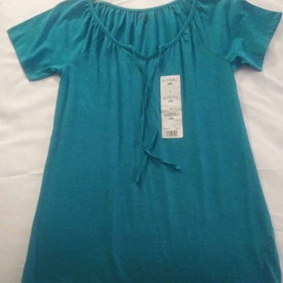 Ladies top - Picture 1 of 1